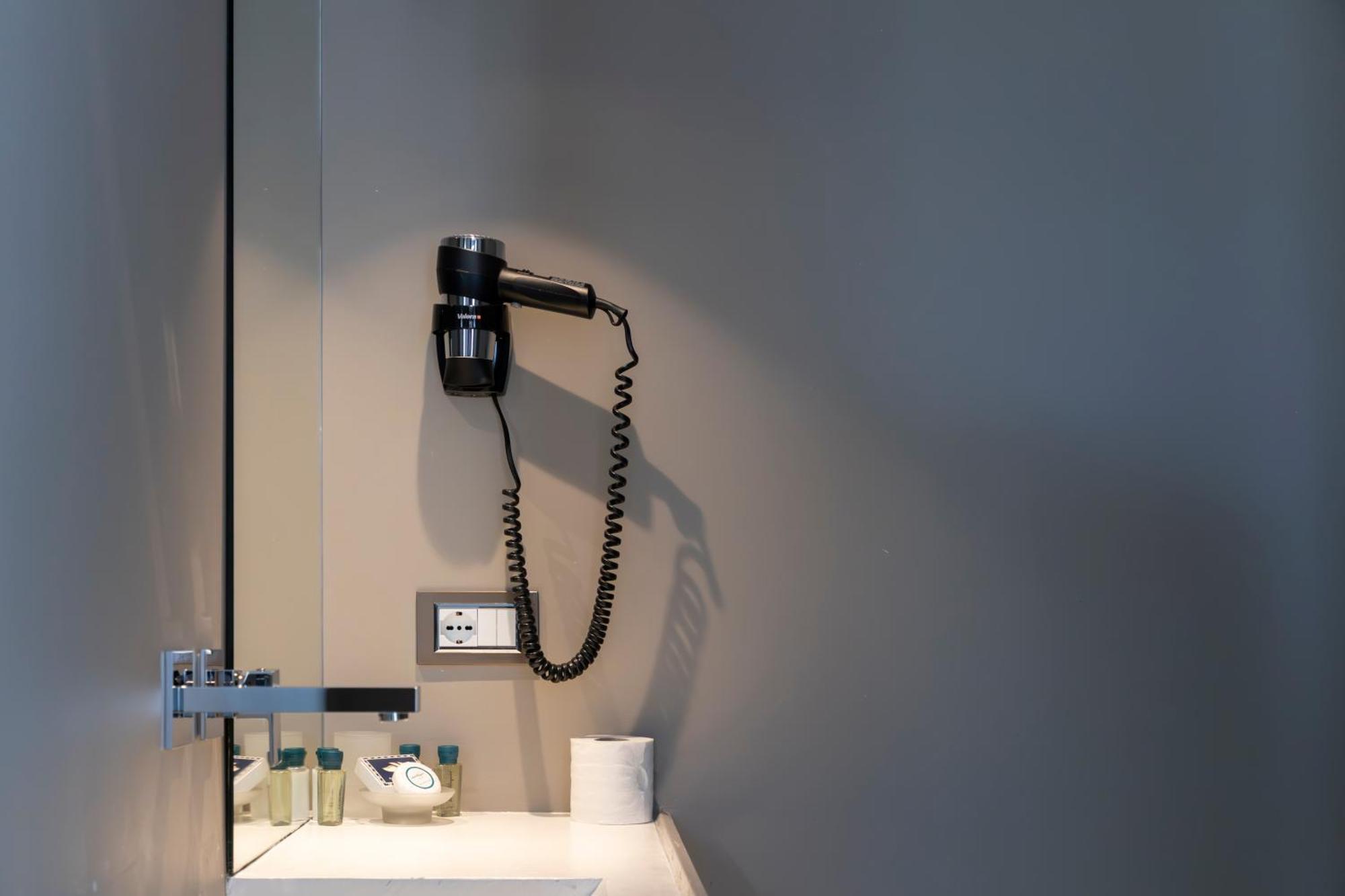 Bed and Breakfast Milestone (Adults Only) Quartu SantʼElena Exterior foto