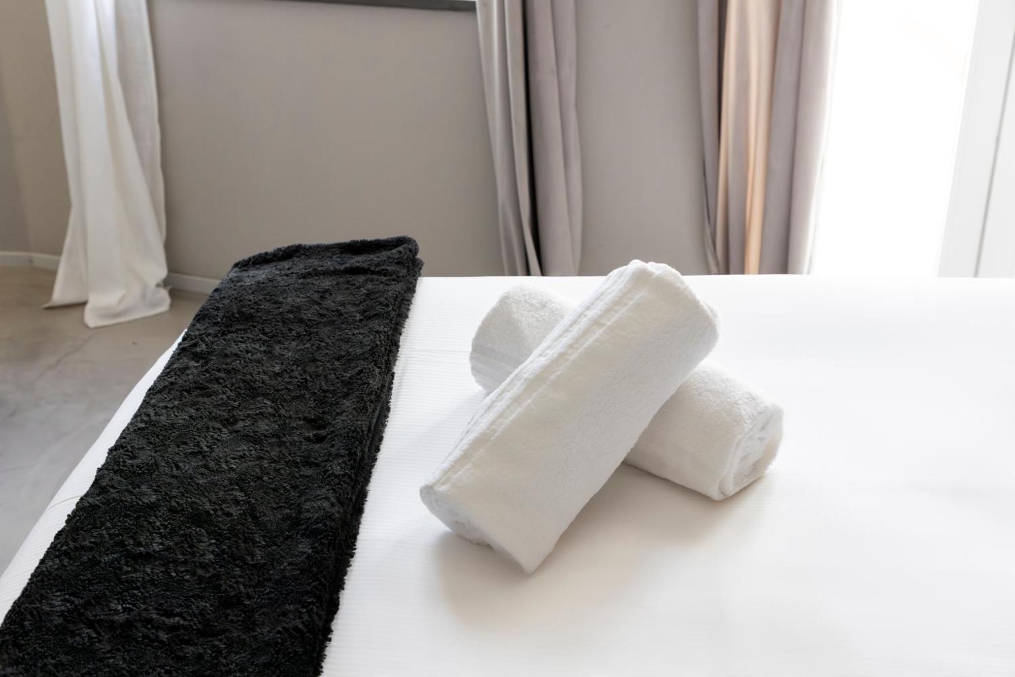 Bed and Breakfast Milestone (Adults Only) Quartu SantʼElena Exterior foto
